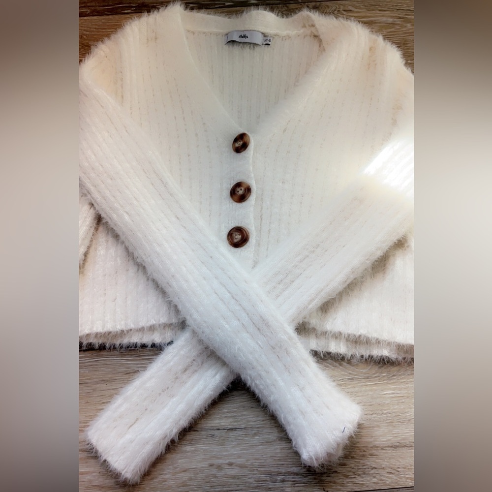 Adika white fuzzy sweater ~ perfect for a cute summer / spring / fall outfit!!
